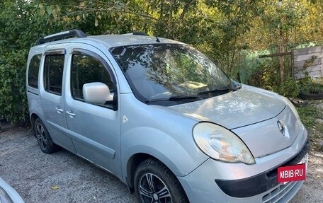 Renault Kangoo II рестайлинг, 2011 год, 550 000 рублей, 2 фотография