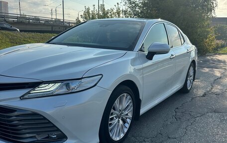 Toyota Camry, 2018 год, 2 550 000 рублей, 3 фотография