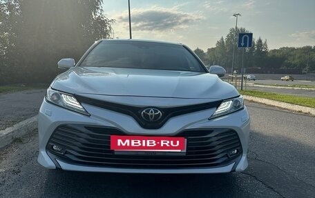 Toyota Camry, 2018 год, 2 550 000 рублей, 2 фотография