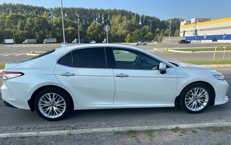 Toyota Camry, 2018 год, 2 550 000 рублей, 10 фотография