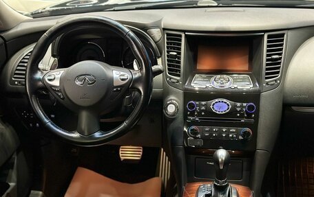 Infiniti FX II, 2013 год, 2 380 000 рублей, 15 фотография