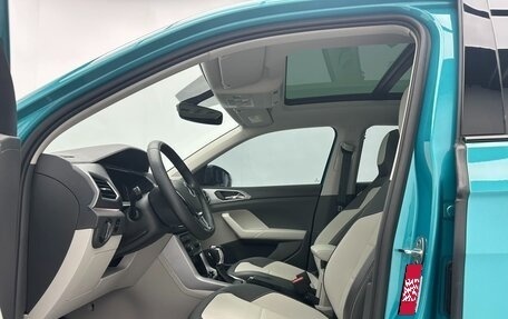 Volkswagen T-Cross I, 2023 год, 1 200 000 рублей, 5 фотография