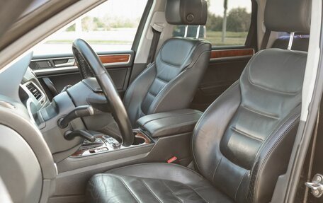 Volkswagen Touareg III, 2011 год, 1 689 000 рублей, 24 фотография