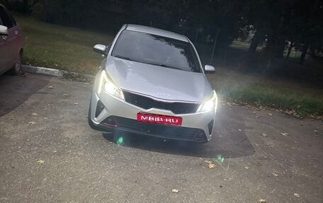 KIA Rio IV, 2021 год, 1 900 000 рублей, 1 фотография