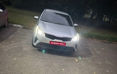 KIA Rio IV, 2021 год, 1 900 000 рублей, 1 фотография