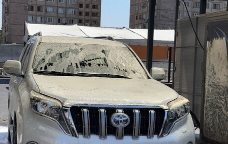 Toyota Land Cruiser Prado 150 рестайлинг 2, 2014 год, 4 500 000 рублей, 9 фотография