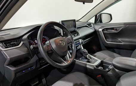 Toyota RAV4, 2019 год, 3 322 500 рублей, 27 фотография