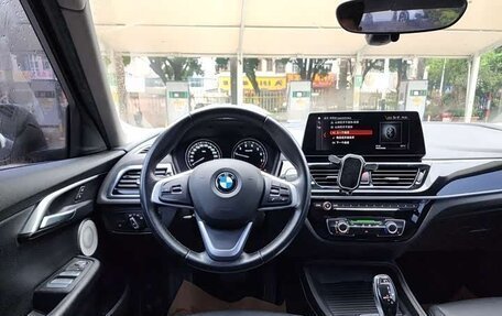 BMW 1 серия, 2022 год, 1 420 000 рублей, 13 фотография