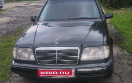 Mercedes-Benz E-Класс, 1993 год, 380 000 рублей, 3 фотография