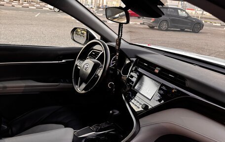 Toyota Camry, 2019 год, 2 350 000 рублей, 13 фотография