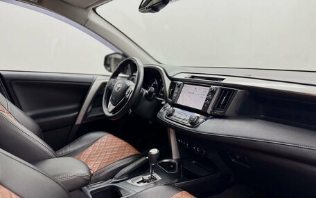 Toyota RAV4, 2018 год, 2 885 000 рублей, 12 фотография