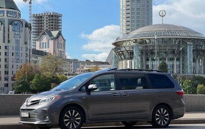 Toyota Sienna III, 2018 год, 3 699 000 рублей, 1 фотография
