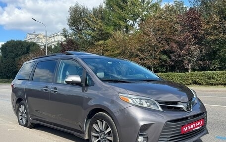 Toyota Sienna III, 2018 год, 3 699 000 рублей, 4 фотография