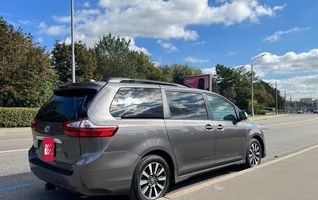 Toyota Sienna III, 2018 год, 3 699 000 рублей, 5 фотография