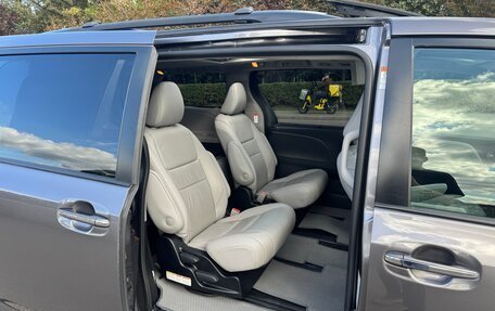 Toyota Sienna III, 2018 год, 3 699 000 рублей, 16 фотография