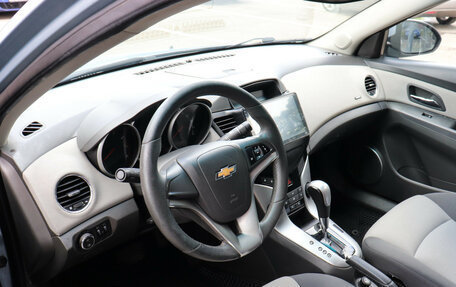 Chevrolet Cruze II, 2010 год, 649 000 рублей, 7 фотография