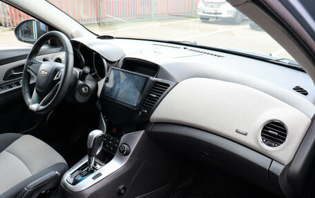 Chevrolet Cruze II, 2010 год, 649 000 рублей, 8 фотография