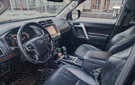 Toyota Land Cruiser Prado 150 рестайлинг 2, 2019 год, 4 300 000 рублей, 15 фотография