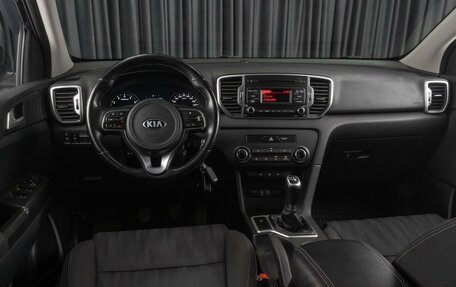 KIA Sportage IV рестайлинг, 2017 год, 1 999 000 рублей, 6 фотография