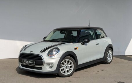 MINI Hatch, 2018 год, 1 850 000 рублей, 1 фотография