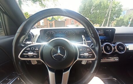 Mercedes-Benz GLB, 2019 год, 3 000 000 рублей, 27 фотография
