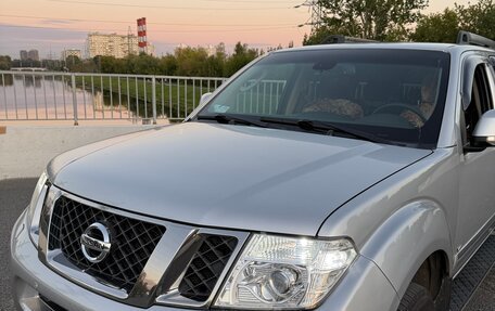 Nissan Pathfinder, 2011 год, 1 850 000 рублей, 24 фотография
