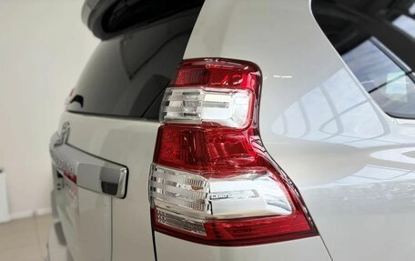 Toyota Land Cruiser Prado 150 рестайлинг 2, 2016 год, 4 070 000 рублей, 6 фотография