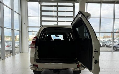 Toyota Land Cruiser Prado 150 рестайлинг 2, 2016 год, 4 070 000 рублей, 8 фотография