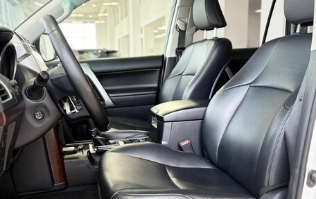 Toyota Land Cruiser Prado 150 рестайлинг 2, 2016 год, 4 070 000 рублей, 16 фотография