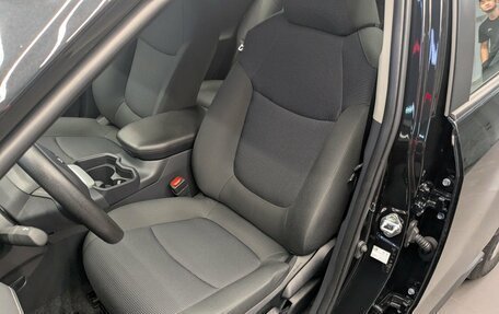 Toyota RAV4, 2025 год, 3 850 000 рублей, 11 фотография