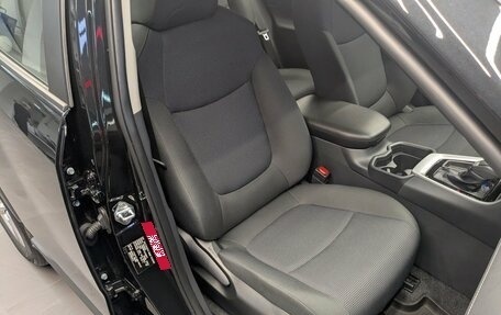 Toyota RAV4, 2025 год, 3 850 000 рублей, 14 фотография