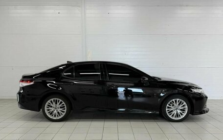 Toyota Camry, 2019 год, 3 270 000 рублей, 4 фотография