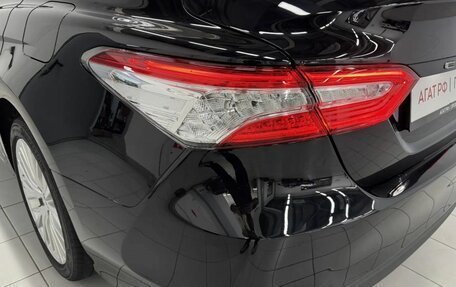 Toyota Camry, 2019 год, 3 270 000 рублей, 10 фотография