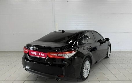 Toyota Camry, 2019 год, 3 270 000 рублей, 6 фотография