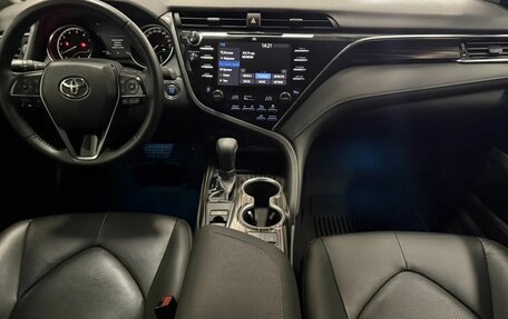 Toyota Camry, 2019 год, 3 270 000 рублей, 17 фотография