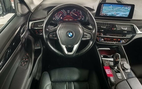 BMW 5 серия, 2019 год, 4 299 000 рублей, 11 фотография