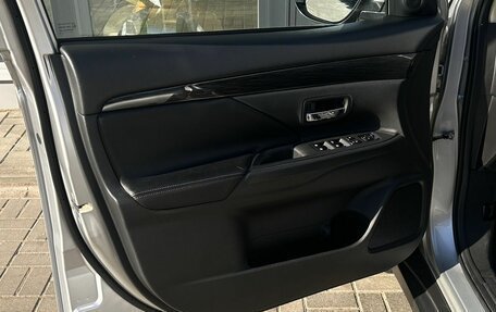 Mitsubishi Outlander III рестайлинг 3, 2016 год, 1 600 000 рублей, 5 фотография
