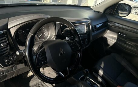 Mitsubishi Outlander III рестайлинг 3, 2016 год, 1 600 000 рублей, 8 фотография