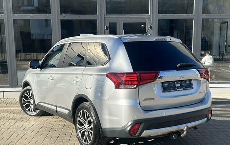 Mitsubishi Outlander III рестайлинг 3, 2016 год, 1 600 000 рублей, 4 фотография