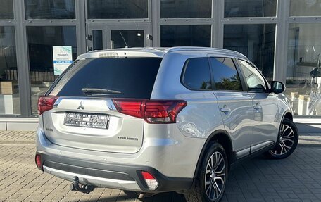 Mitsubishi Outlander III рестайлинг 3, 2016 год, 1 600 000 рублей, 2 фотография