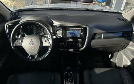 Mitsubishi Outlander III рестайлинг 3, 2016 год, 1 600 000 рублей, 20 фотография
