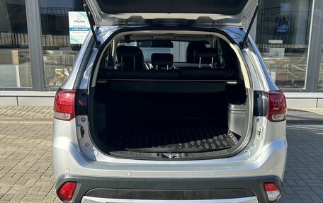 Mitsubishi Outlander III рестайлинг 3, 2016 год, 1 600 000 рублей, 22 фотография