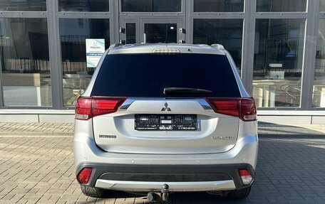 Mitsubishi Outlander III рестайлинг 3, 2016 год, 1 600 000 рублей, 21 фотография