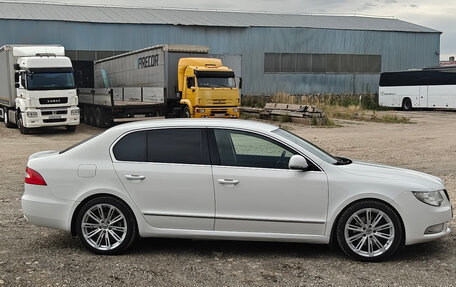 Skoda Superb III рестайлинг, 2012 год, 1 350 000 рублей, 3 фотография