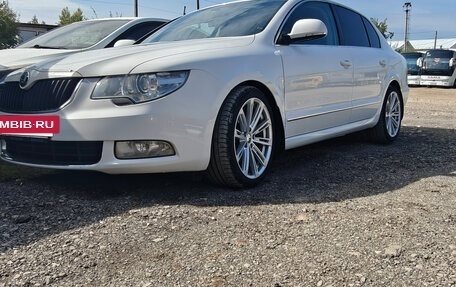 Skoda Superb III рестайлинг, 2012 год, 1 350 000 рублей, 6 фотография