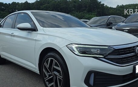 Volkswagen Jetta VII, 2022 год, 1 590 000 рублей, 3 фотография