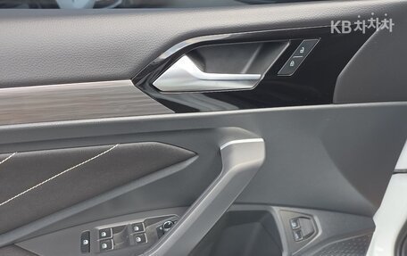 Volkswagen Jetta VII, 2022 год, 1 590 000 рублей, 13 фотография