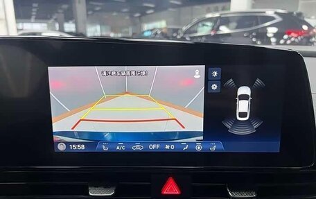 Hyundai Elantra, 2023 год, 1 560 000 рублей, 14 фотография