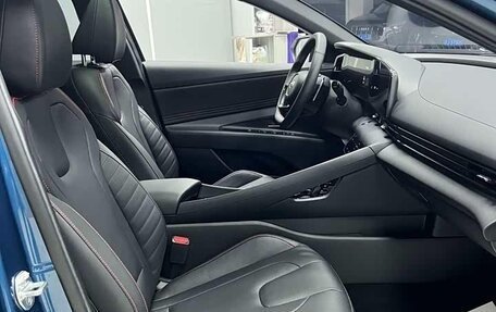 Hyundai Elantra, 2023 год, 1 560 000 рублей, 16 фотография