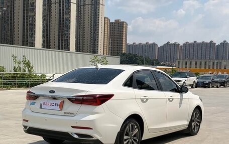 Ford Escort, 2022 год, 950 000 рублей, 4 фотография